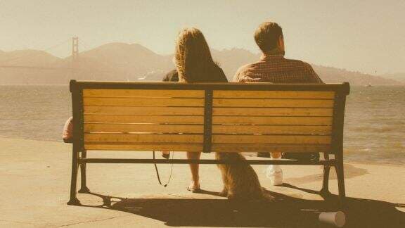 Bukan Cuma Red Flag, Yuk Cari Tahu Apa Itu Yellow Flag dalam Hubungan?