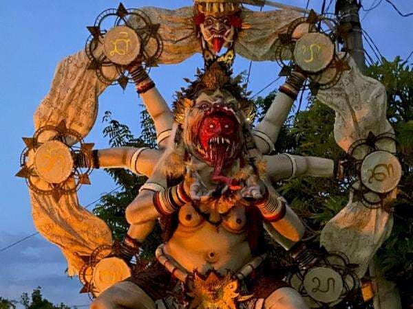 Pawai Ogoh-Ogoh Saat Malam Nyepi di Bali, Begini Kemeriahannya