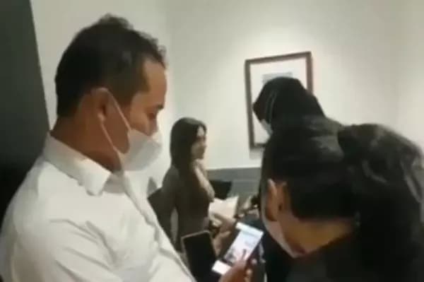 Selebgram Cantik Inisial KH Ditangkap Polisi saat Asyik Live Tanpa Busana