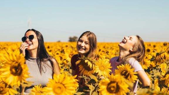 Mandiri Banget! Ini 3 Zodiak Wanita yang Paling Tangguh dan Bikin Pria Luluh, Kamu Termasuk?