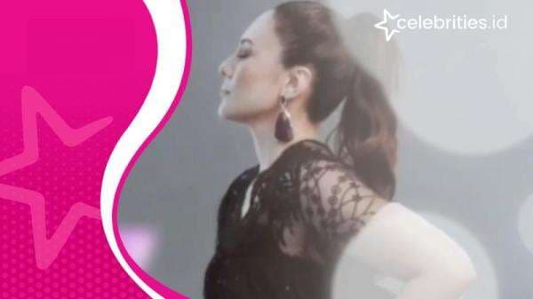 Heboh! Wulan Guritno Foto Mesra dengan Pria didepan Mantan Suami