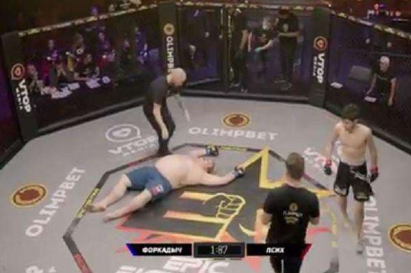 Gila, Raksasa MMA 171 Kg Di-KO Petarung MMA Cungkring 57 Kg