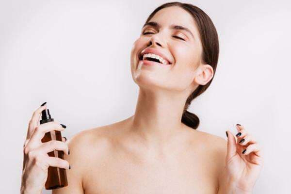 3 Face Mist Murah Meriah, Pemilik Kulit Wajah Kering Wajib Punya!