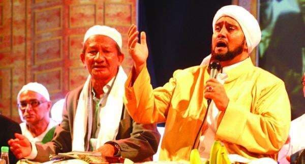 Sambut Hari Jadi, Gresik Bersholawat Bersama Habib Syech