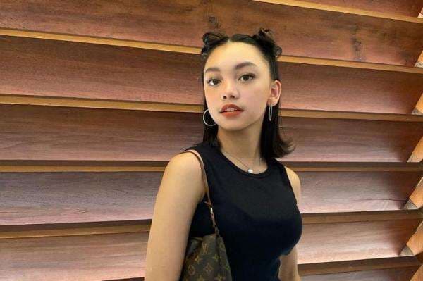 10 Inspirasi Outfit ala Naura Ayu, Pemeran Utama My Nerd Girl yang Sukses Curi Perhatian