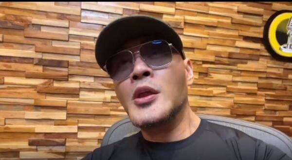 Deddy Corbuzier Pindah Agama, Azka Corbuzier Juga Ikuti Jejaknya?