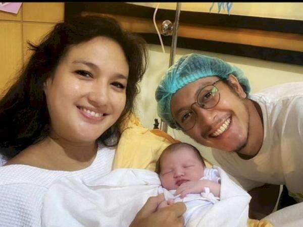 Senang Dipanggil Ibu, Nadine Chandrawinata Banjir Pujian: Keren Banget Gak Sok Bule