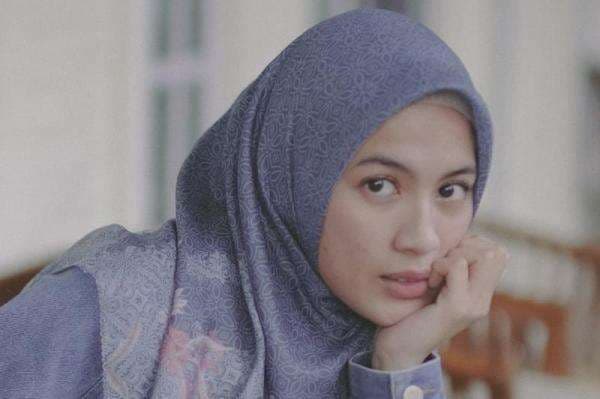 10 Artis Indonesia yang Punya Lesung Pipi, Manisnya Alami!