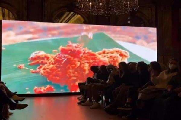 Geprek Bensu Jadi Trending Topic Gegara Paris Fashion Week, Netizen:Lawak Bener!