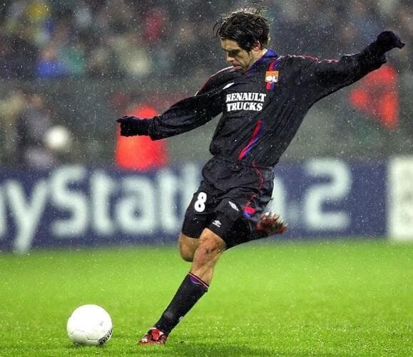 5 Trik Menendang Free Kick Sepak Bola Ala Pemain Top Dunia, Nomor 3 Milik Sang Dewa Brasil 5 Trik Menendang Free Kick Sepak Bola Ala Pemain Top Dunia, Nomor 3 Milik Sang Dewa Brasil