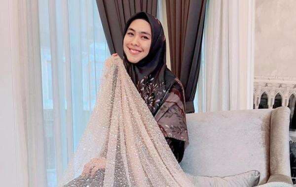 Bolehkah Pacaran dalam Islam? Simak Penjelasan Ustadzah Oki Setiana Dewi