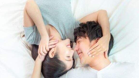 4 Zodiak yang Punya Chemistry Seksual dengan Aquarius di Ranjang, Kamukah Salah Satunya