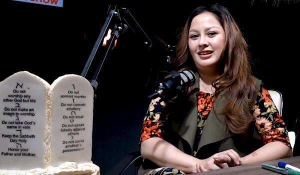 Aktris <i>Bajaj Bajuri</i> Jovanka Mardova Pindah Agama setelah Sempat Depresi akibat Perceraian