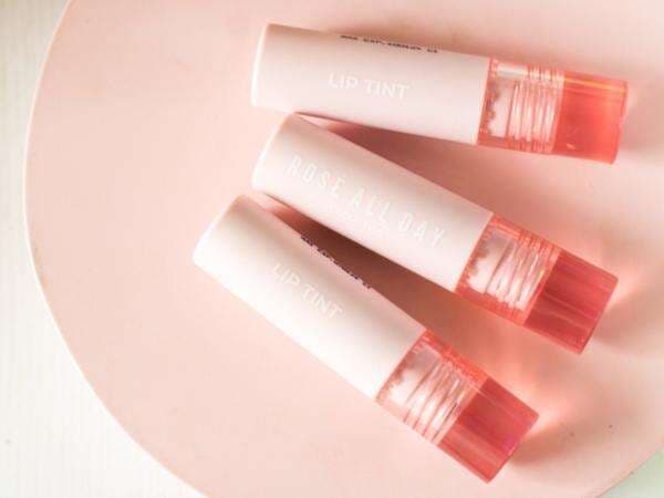Review: Rosé All Day Cosmetics Plush Lip Tint, Hadir dalam Formula Ringan dengan Sederet Klaim Menarik