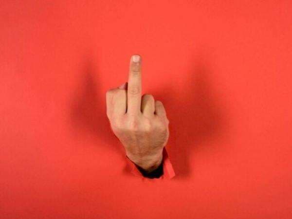Banyak Makna Dibalik Acungkan Jari Tengah, di Romawi Kuno Sebagai Lambang Seks!
