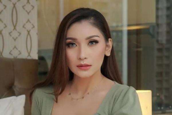 Biodata dan Profil Baby Margaretha, Model Majalah Dewasa dan Aktris Spesialis Film Horor