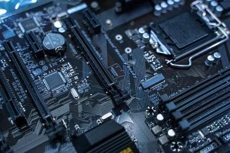 Pahami Pengertian Motherboard yang Mengandung Komponen Penting pada Komputer