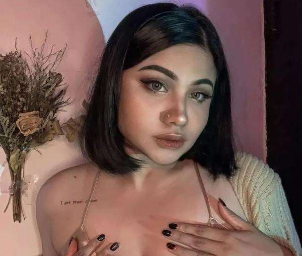 Biodata dan Agama Dea Onlyfans, Content Creator yang Viral Usai Diundang Deddy Corbuzier