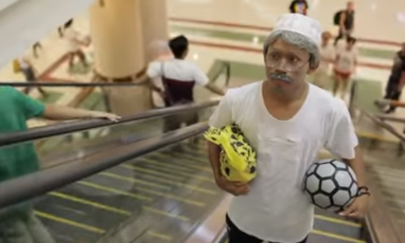 Pesepak Bola Top Dunia dengan Aksi Penyamaran Terheboh, Nomor 1 Berlagak Bak Pengemis