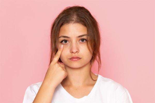 Cegah Mata Panda, Dokter: Pemakaian Eye Cream Harus dari Remaja