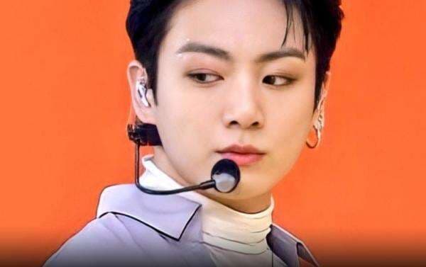 Video Jungkook di Lagu Fake Love Paling Banyak Direkam Penggemar, Gegara Kancing Bajunya Lepas