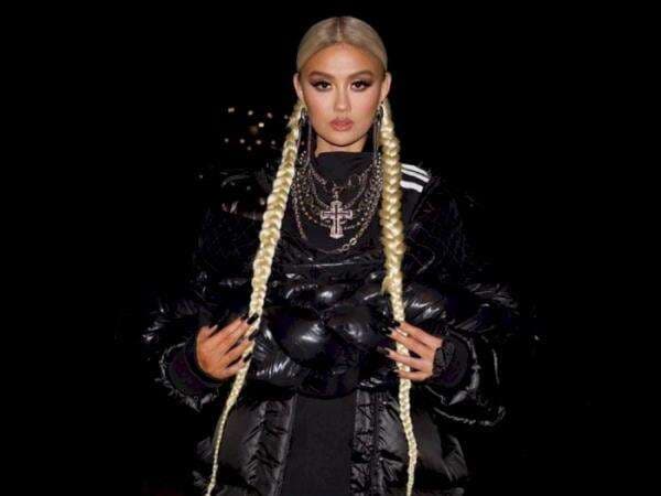Agnez Mo Tambah Tato, Fans Sedih: Kayak Anak Punk