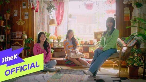 Download Lagu MP3 SECRET NUMBER - Love, Maybe, Lengkap Lirik dan Video Klip