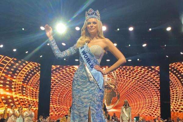3 Pesona Karolina Bielawska dalam Balutan Dress, Pemenang Miss World 2021