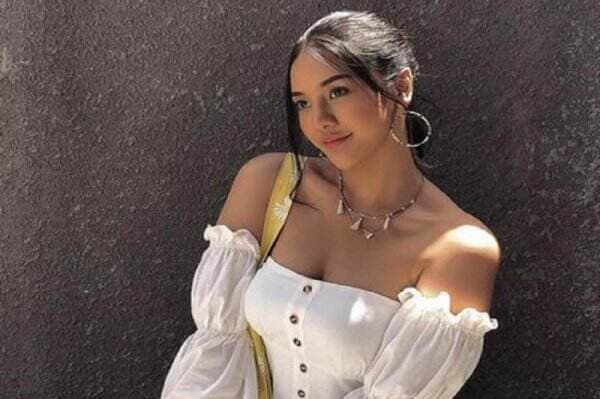 Artis Indonesia yang Suka Umbar Foto Seksi