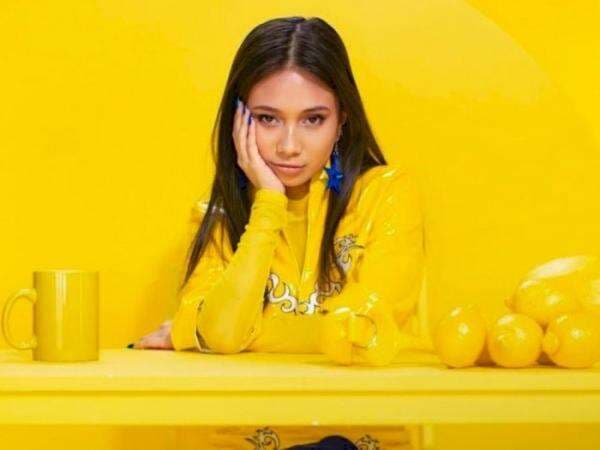 ‘Lowkey’ dari Niki Jadi Lagu Musisi Indonesia yang Didengarkan Lebih Dari 200 Juta Kali