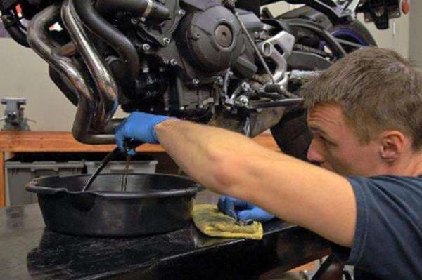 Ini Penyebab Oli Motor Cepat Habis dan Bisa Bikin Mesin Jebol