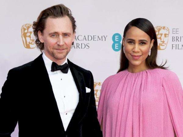 Tom Hiddleston Bertunangan dengan Zawe Ashton, Aktor yang Main di 'Captain Marvel 2' Tom Hiddleston Bertunangan dengan Zawe Ashton, Aktor yang Main di 'Captain Marvel 2'