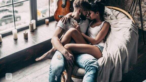 Manfaat Foreplay Sebelum Bercinta, Gak Boleh Dilewatkan!