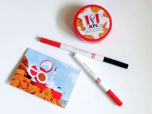 Review: Dear Me Beauty x KFC Makeup Series, Kolaborasi Rangkaian Makeup Berkualitas yang Tak Sekadar Gimmick Review: Dear Me Beauty x KFC Makeup Series, Kolaborasi Rangkaian Makeup Berkualitas yang Tak Sekadar Gimmick