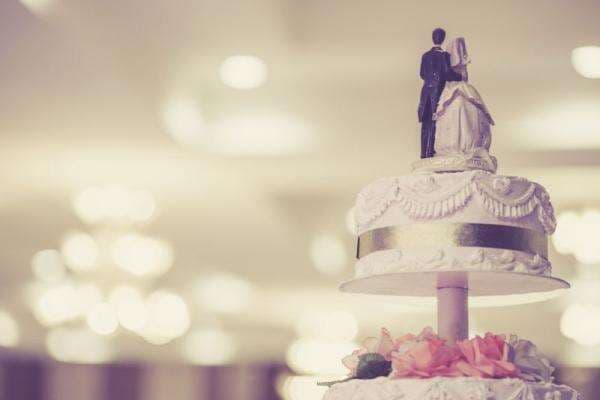 5 Potret Wedding Cake Mewah Selebritis, Bikin Kagum
