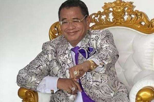 Hotman Paris Pamer Cincin Berlian, Netizen: Anda adalah Orang Paling Bahagia