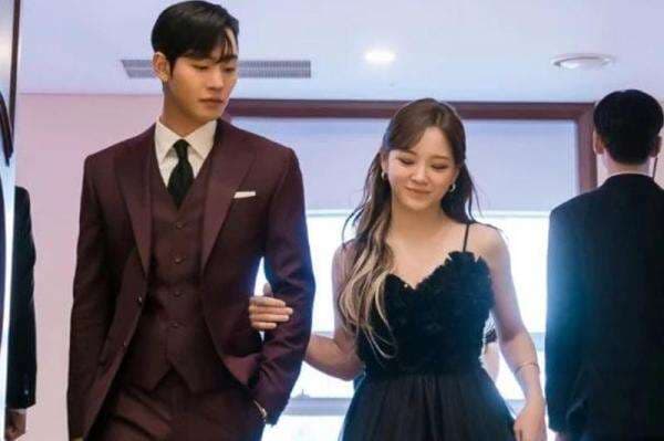Kim Sejeong Jadi Pacar Palsu Ahn Hyo Seop, Bintangi Drama A Business Proposal