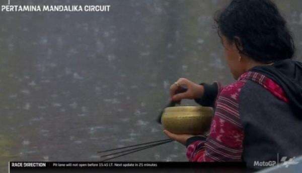 Puji Ritual Pawang Hujan di Mandalika, Abu Janda: Jangan Biarkan Negara Ini Dijajah Ideologi Gurun!