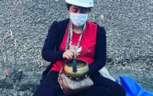 Miliki Sejumlah Manfaat, Segini Harga Satu Set Singing Bowl yang Dipakai Rara Istiani