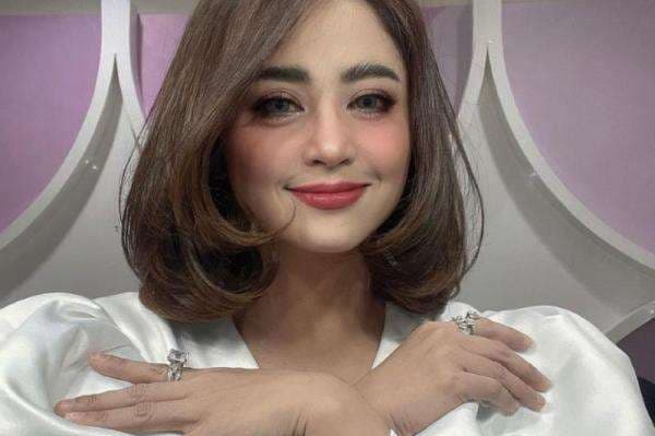5 Artis Seksi Indonesia Jebolan Pesantren, Ada Dewi Perssik dan Aura Kasih