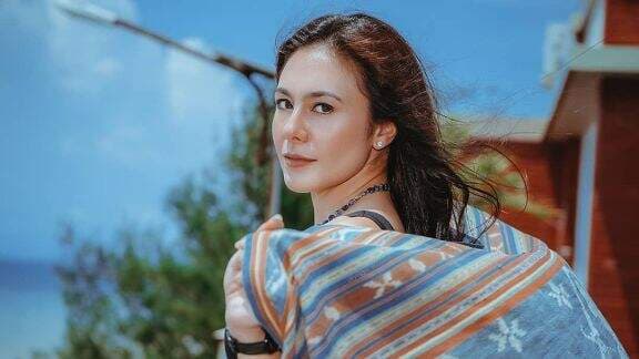 Wulan Guritno Tertantang, Buka-Bukaan Ungkap Sensasi Adu Adegan Panas dengan 2 Aktor Brondong Sekaligus: Enak Banget..