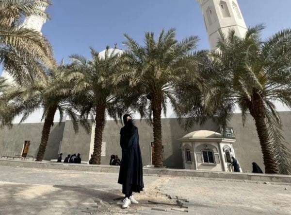 Mantap Pindah Agama, Bahagianya Lulu Tobing Pakai Hijab Pergi Umroh Tanpa Suami