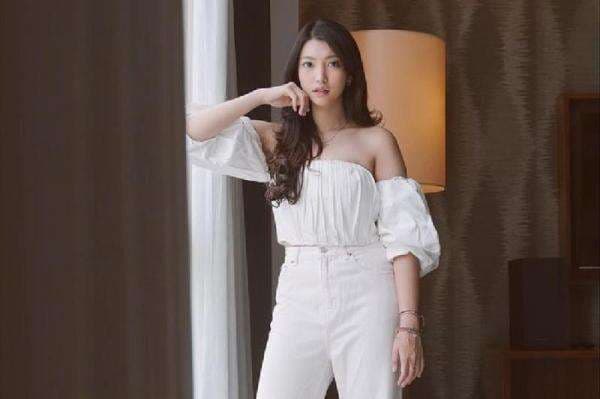 Dewi Paramita Hapus Foto Ibrahim Risyad, Diduga Diselingkuhi