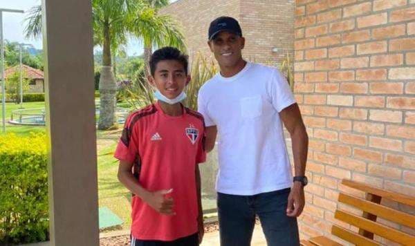 Neymar Indonesia Foto Bareng Rivaldo, Netizen: Bawa Timnas ke Piala Dunia!