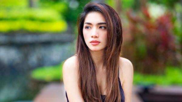 Seksinya Angel Karamoy Pakai Tanktop Ketat Pamer Rambut Baru, Netizen: ABG Auto Insecure!