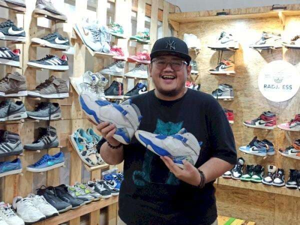 Cuma Jual Sepatu Bekas, Pria di Ponorogo Bisa Untung Rp15 Juta Per Pasang