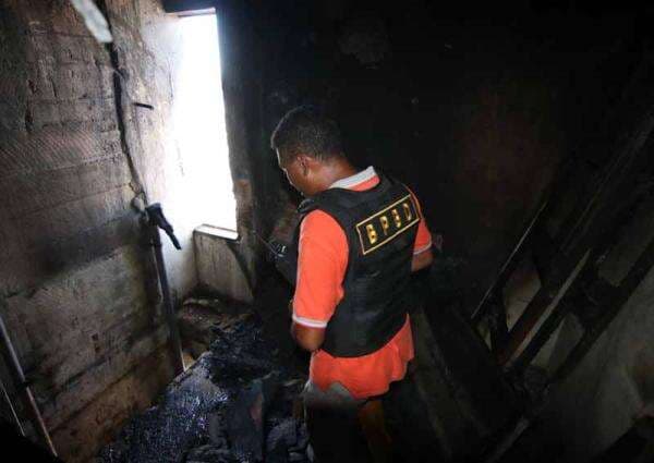 Terpercik Api Pengelasan, Gudang Hotel Benakutai di Balikpapan Terbakar