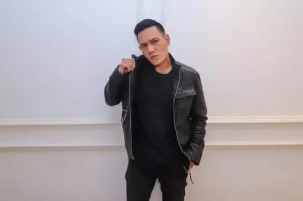 12 Potret Binyo Rombot, Pemeran Riza di Ikatan Cinta yang Disebut Mirip Chef Juna