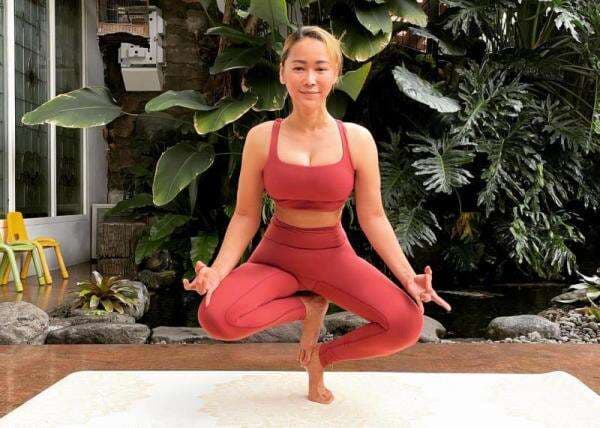 Inul Daratista Posting Foto saat Yoga, Netizen Takjub: Kakinya Udah Kuat Banget Inul Daratista Posting Foto saat Yoga, Netizen Takjub: Kakinya Udah Kuat Banget
