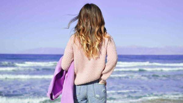 8 Cara Menambahkan Warna Ungu Lavender Ke Dalam Penampilan Sehari-Hari